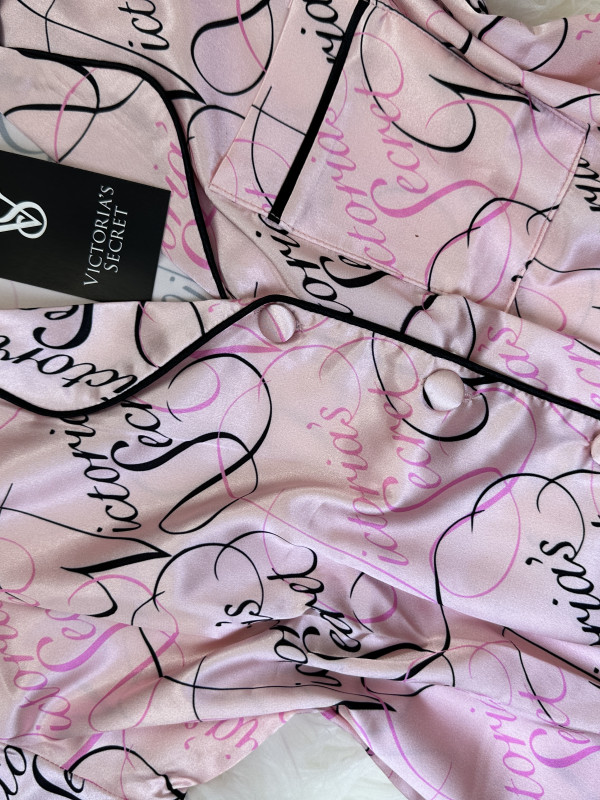 Рожевий комплект сорочка з шортами Victorias Secret