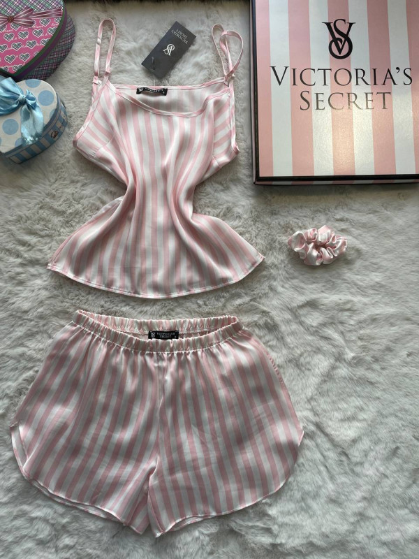 Рожевий комплект майка з шортами Victorias Secret